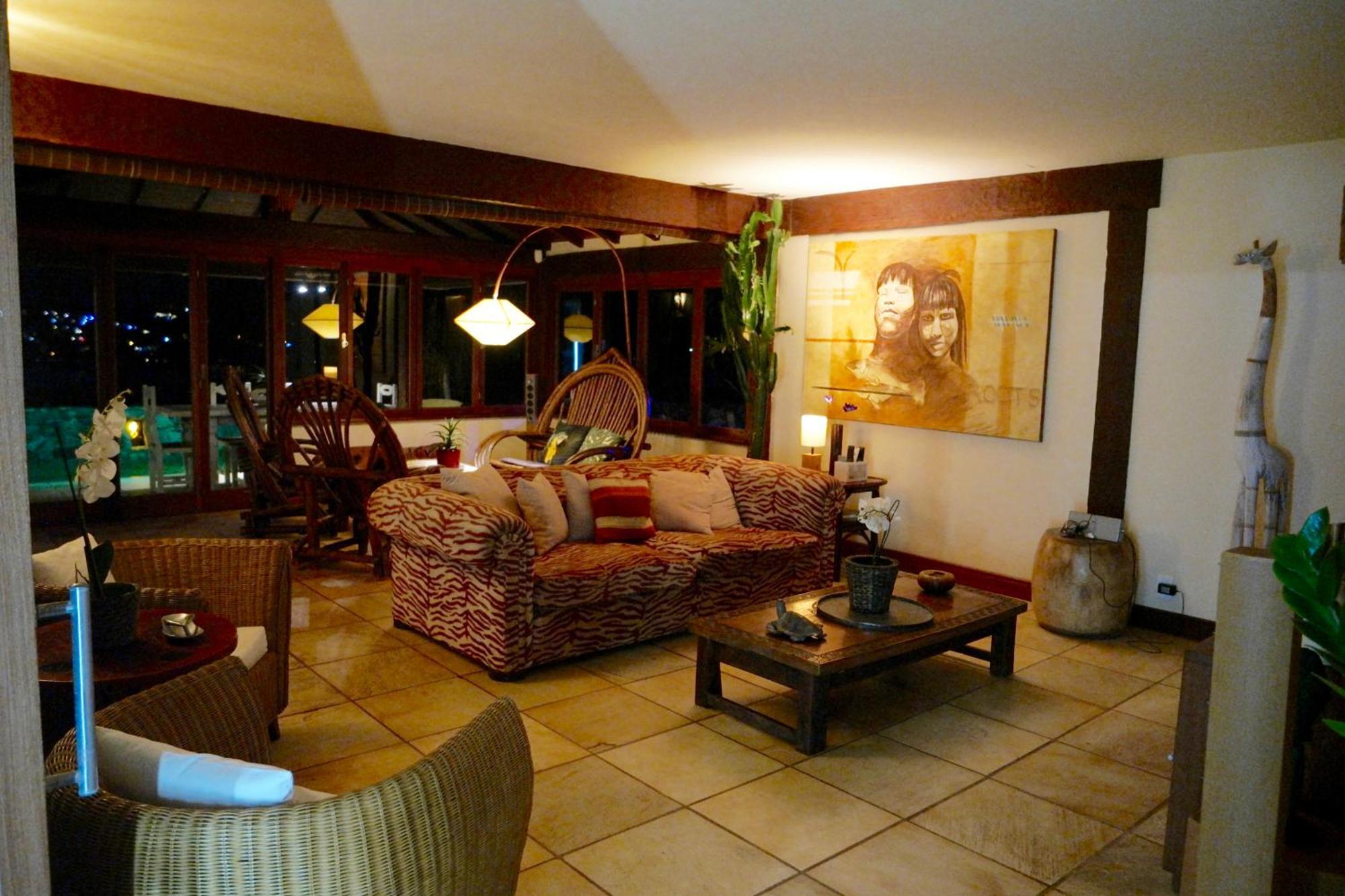 Hillside Retreat * Armacao dos Buzios